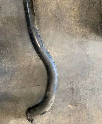 Engine coolant pipe/hose