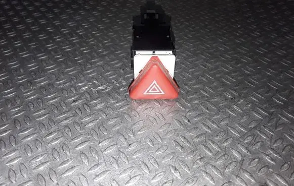 Skoda Fabia Mk1 (6Y) Hazard light switch 6Y0953235