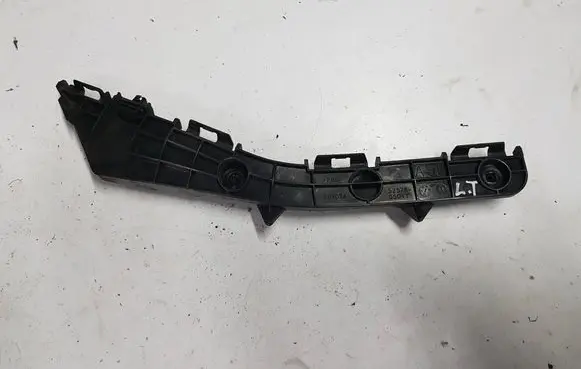 Toyota Avensis T270 Rear bumper mounting bracket 