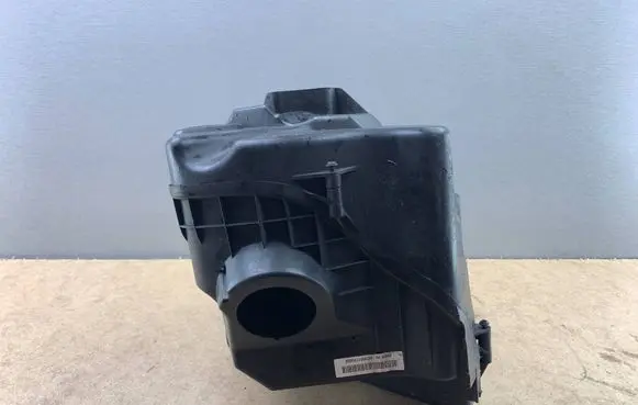 BMW 1 E81 E87 Air filter box 7567174 13717567174 7524412