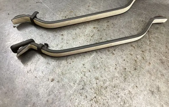 Mercedes-Benz W123 Rear interior roof grab handle