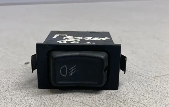 Volkswagen PASSAT B2 Fog light switch 321941535B