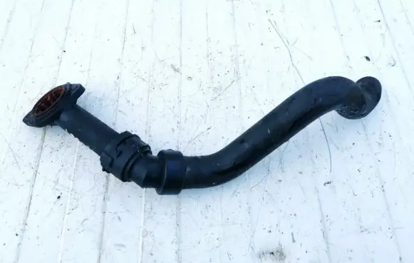 Volkswagen PASSAT B5.5 Engine coolant pipe/hose 06B121121