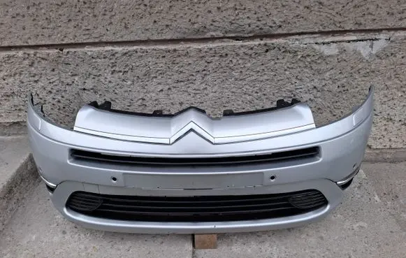 Citroen C4 I Picasso Front bumper 