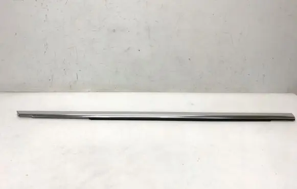 Mercedes-Benz E W213 Front door glass trim molding A2137200224