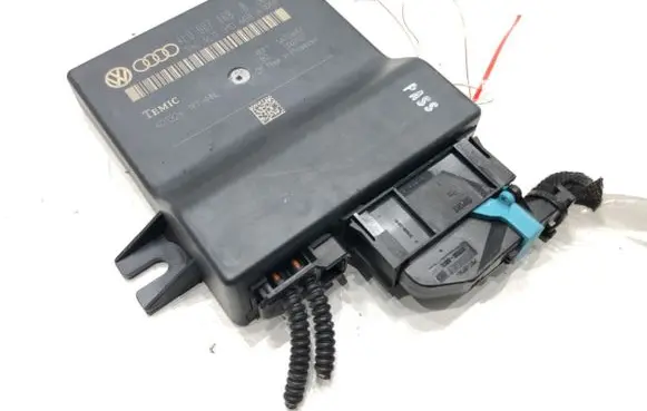 Audi Q7 4L Gateway control module 4L0907468B