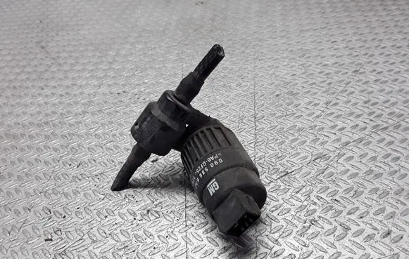 Opel Omega B2 Windscreen/windshield washer pump 090586632