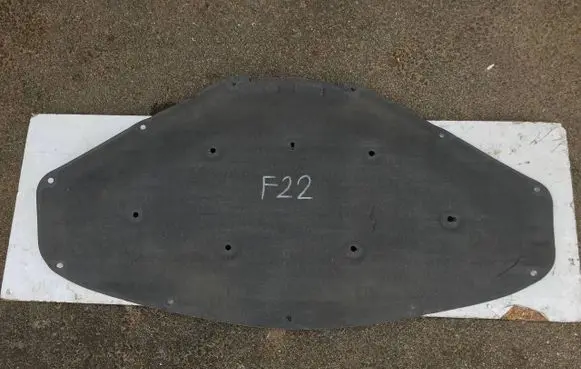 Engine bonnet/hood sound/heat insulation