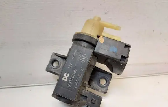 Nissan X-Trail T32 Valve vacuum 8200790180