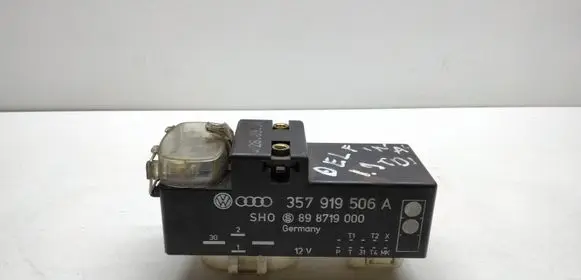Volkswagen PASSAT B3 Coolant fan relay 357919506A