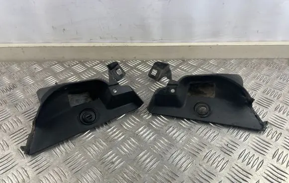 Opel Zafira C Wiper trim 13422829