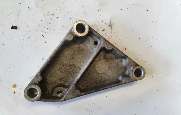 Mazda 5 EGR valve cooler bracket NOCODE