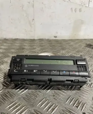 Volkswagen PASSAT B5.5 Climate control unit