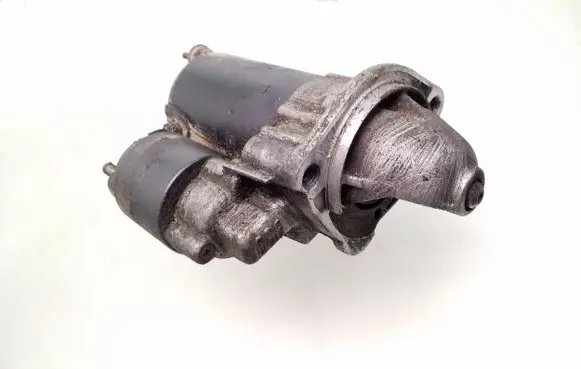 Volkswagen PASSAT B5 Starter motor 0001107068 058911023B