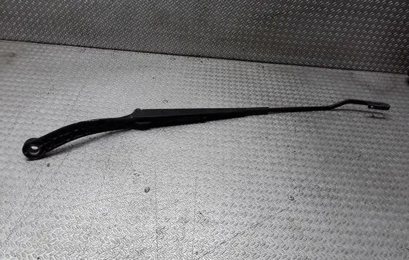 Front wiper blade arm