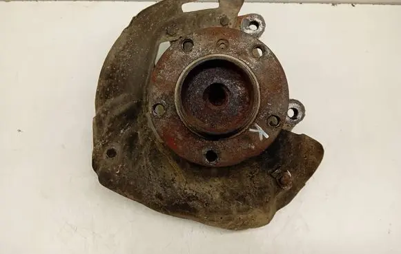 BMW 5 E39 Front wheel hub spindle knuckle 