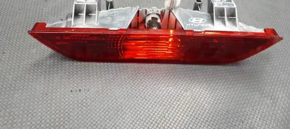 Hyundai Tiburon Third/center stoplight