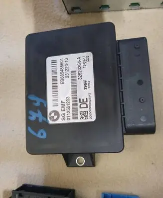 BMW 5 F10 F11 Hand brake control module 6854856 23122010 0112561203