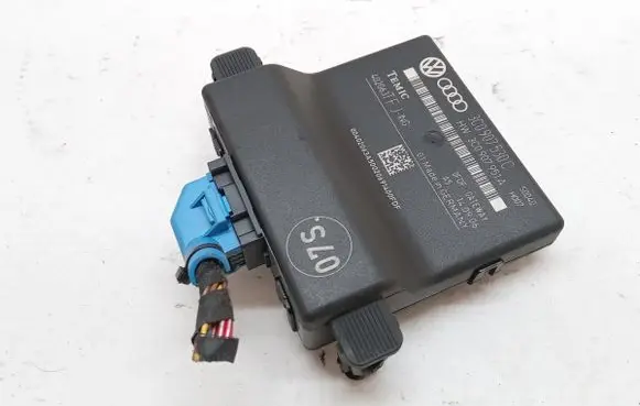Volkswagen PASSAT B6 Door control unit/module 3C0907530C