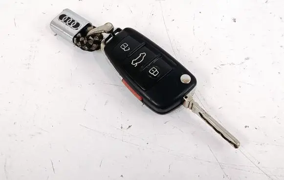 Audi Q7 4L Ignition key/card 4F0837220N