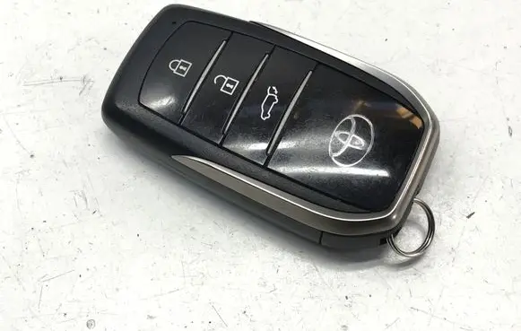 Toyota C-HR II Ignition key/card R39