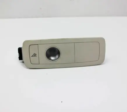 Volkswagen Touareg II Front seat light 7P6947133