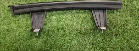 Rear door glass trim molding