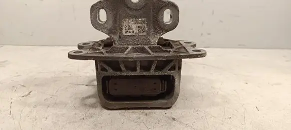 Mini Cooper Countryman F60 Engine mount bracket 6853449