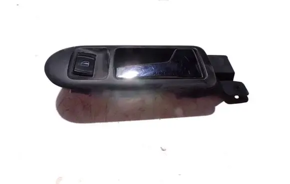 Volkswagen PASSAT B5.5 Front door interior handle 3B1837114