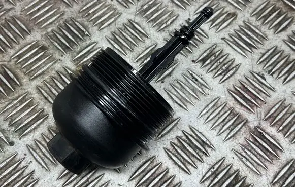 BMW 5 E39 Oil filter cover 