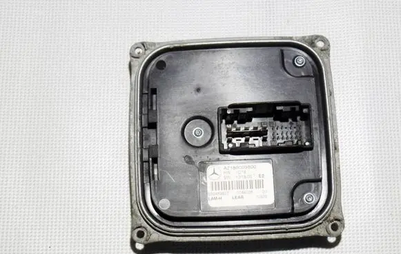 Mercedes-Benz CLS C218 X218 Headlight ballast module Xenon A2189009800