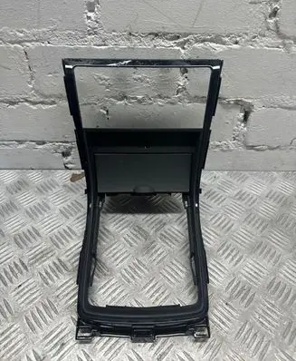 Mazda 6 Ashtray (front) Gs1d64341