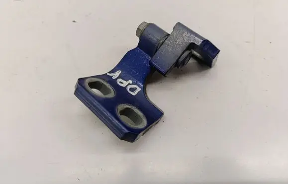 Alfa Romeo Stelvio Front door upper hinge