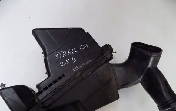 Nissan X-Trail T30 Air filter cleaner box bracket assembly 123654jht