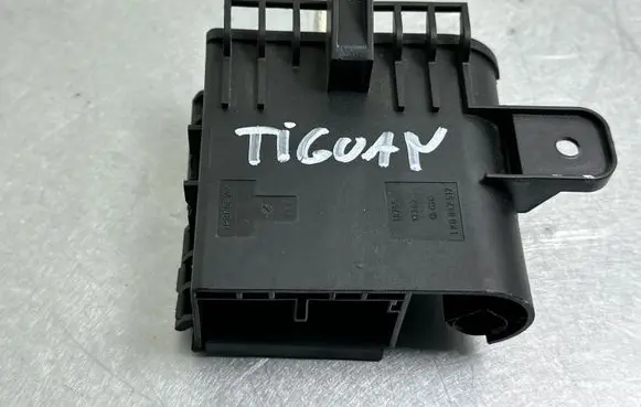 Volkswagen Tiguan Allspace Battery relay fuse 1K0937517 13362 18755