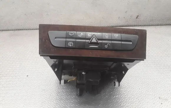 Mercedes-Benz E W211 Hazard light switch A2116800552