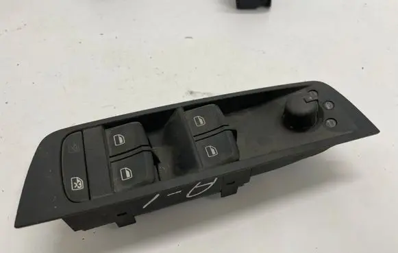 Audi A1 Electric window control switch 8X4959522A