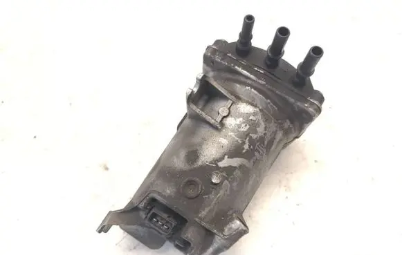 Citroen C6 Fuel filter housing 6650473120