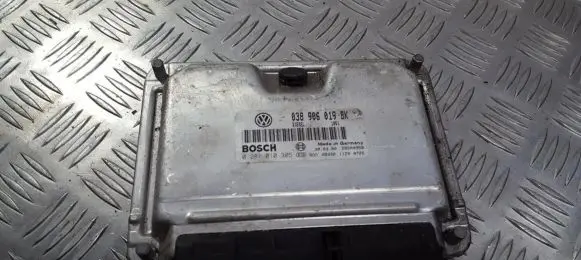 Volkswagen PASSAT B5.5 Engine control unit/module 038906019bk 0281010305