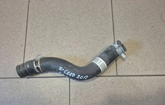Engine coolant pipe/hose