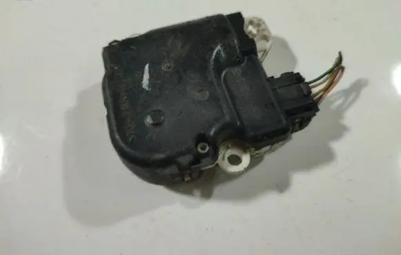 Nissan Pathfinder R51 Air flap motor/actuator VP5NEH19E6160B VP5NEH-19E616-0B