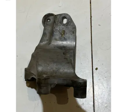 Ford Mustang VI Engine mounting bracket X05302A FR3C6037CA