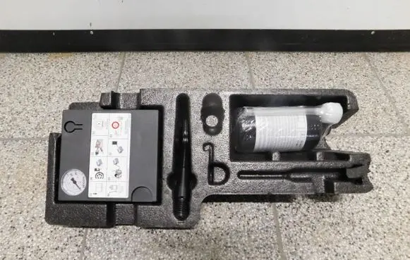 Volkswagen Polo VI Tool set 2G0012115D