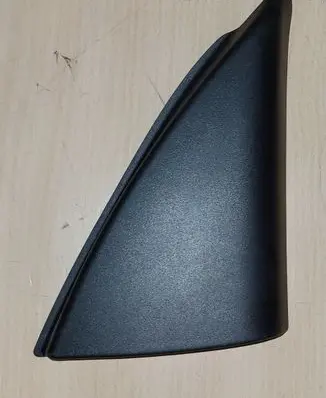 Volvo V70 Front door glass trim molding 9151936