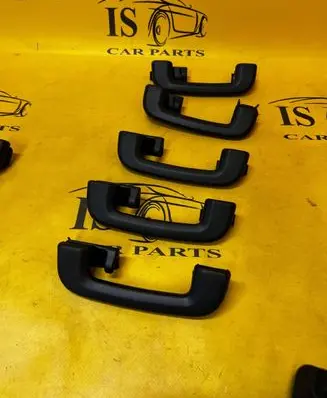 Land Rover Discovery 5 A set of handles for the ceiling 