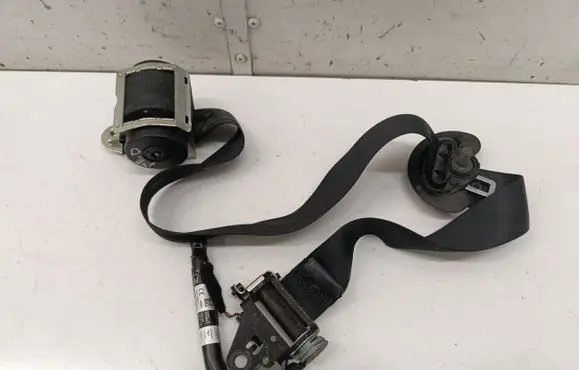 BMW 5 F10 F11 Front seatbelt 610126200C 7387168