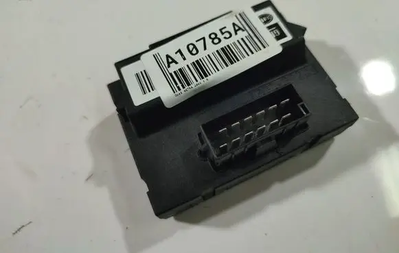 Opel Astra H Tow bar relay 24453850