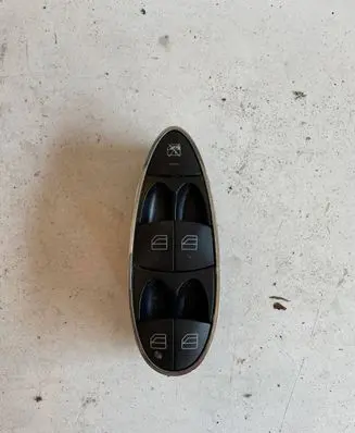 Mercedes-Benz CLS C219 Electric window control switch A2118213679