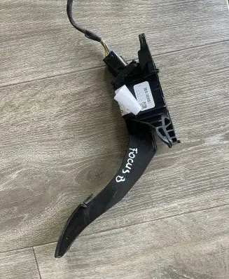 Ford Focus Accelerator throttle pedal JX619F836BC