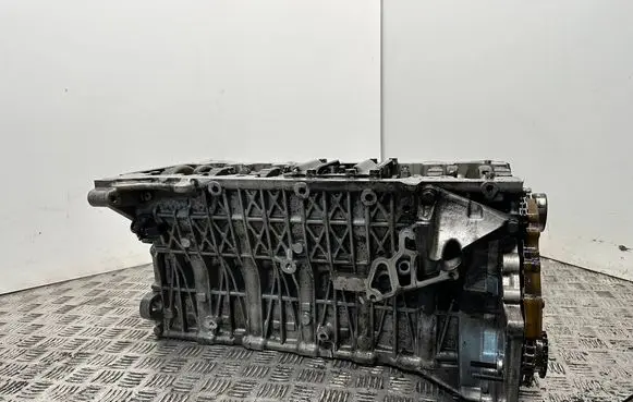 BMW 3 E90 E91 Engine block 0413973 11110413973